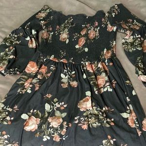 Grey florar off the shoulder long sleeve dress